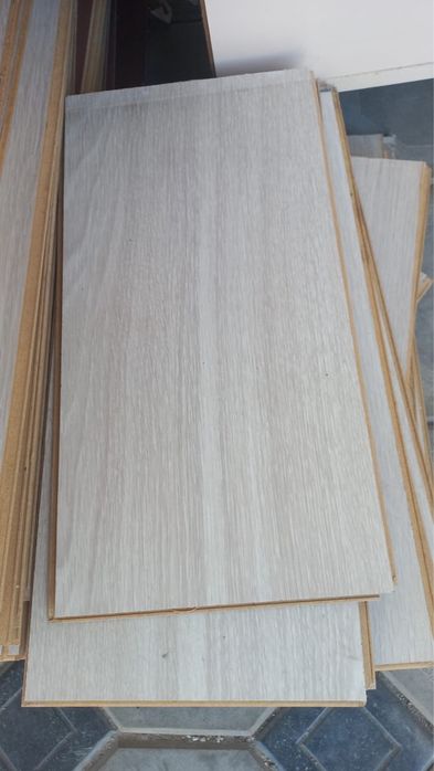 Продам б/у ламинат — около 40 м²