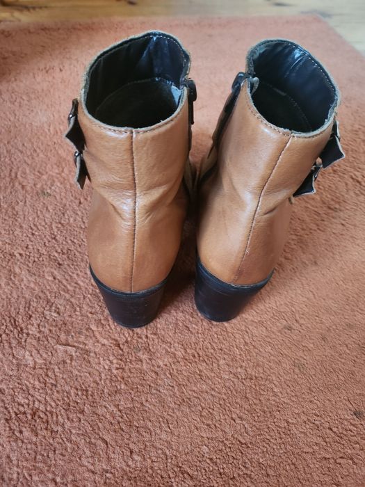 Дамски боти, използвани малко