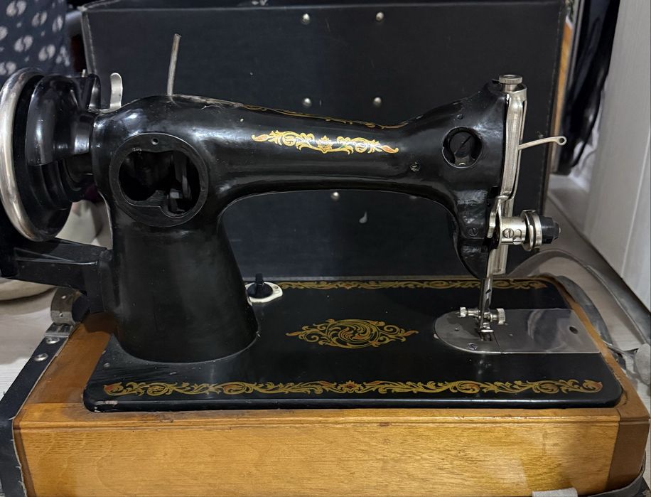 Продам швейную машину