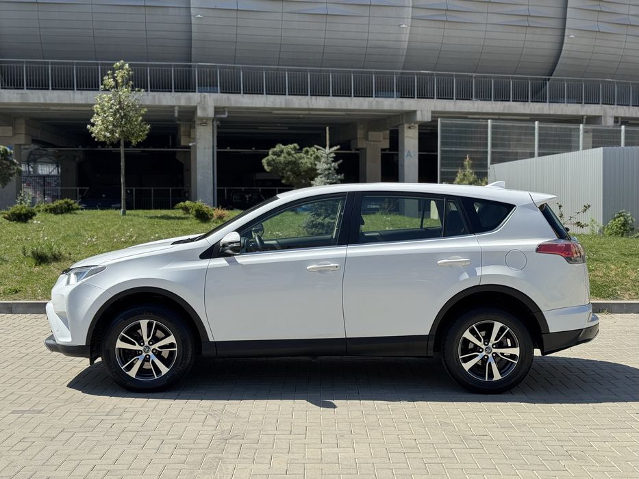 Toyota RAV 4 - D-4D - 2018 - Garantie 12 Luni ! RAR Efectuat