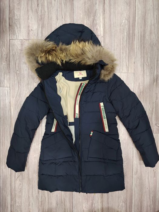 Продам зимний пуховик на девочку