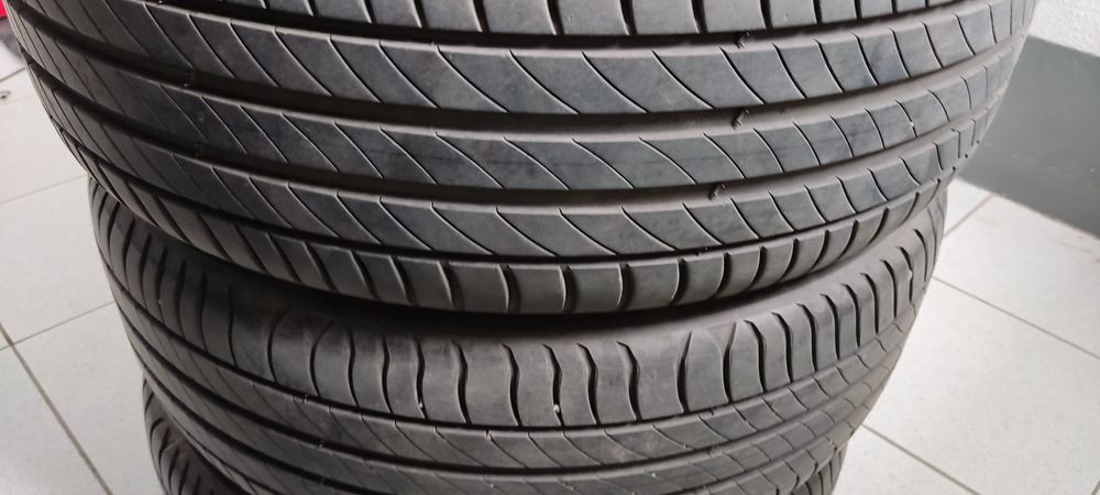 Продам шины лето  Michelin 215/55/17