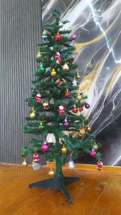 Продаётся ёлка 1.20 см