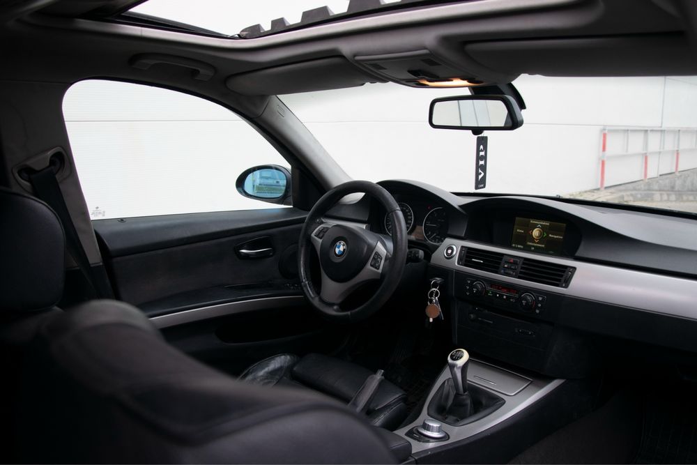 BMW Seria 3 / E90/ 320d/ Trapa/ Navigatie/ Pachet M/ Bixenon/Bluetooth