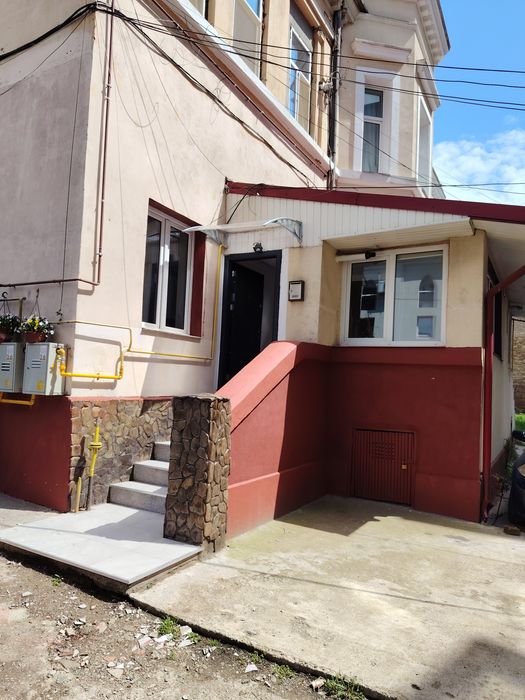Spațiu ultracentral(55 mp + loc parcare) pt. cabinet, birou, clinica, atelier etc. ~ 7 €/mp