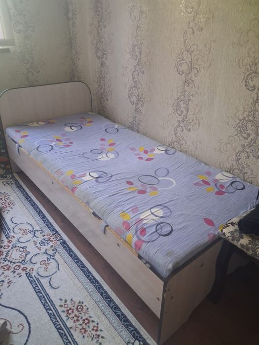 Продаю односпальную кровать