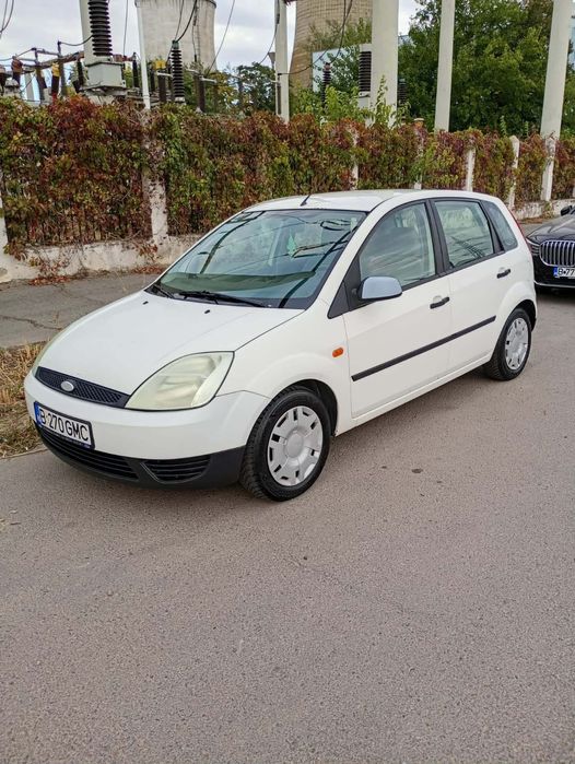 Vând Ford Fiesta