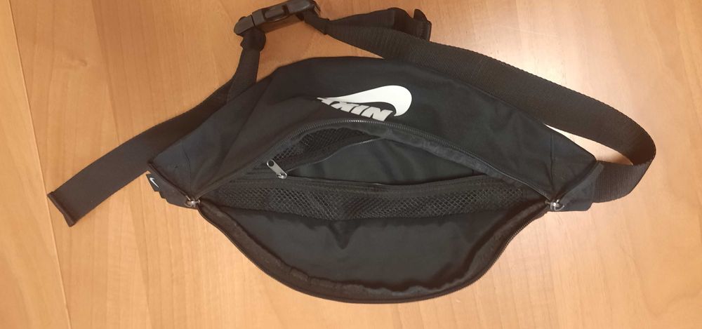 Nike-Чантичка за Кръста-Като Нова