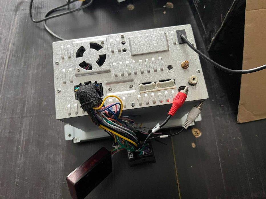 Продавам различни видове мултимедия/радио/usb/mp3 и т.н.!