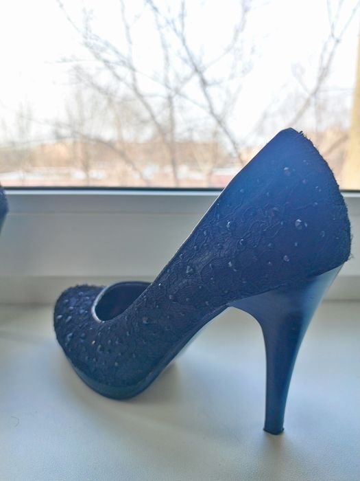 Продаются  туфли