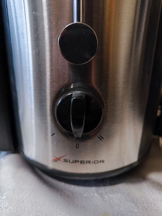 Сокоизтисквачка за плодове и зеленчуци  superior.