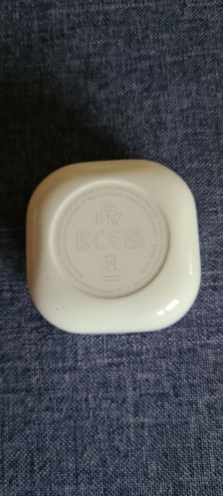 Зарядна кутийка за слушалки