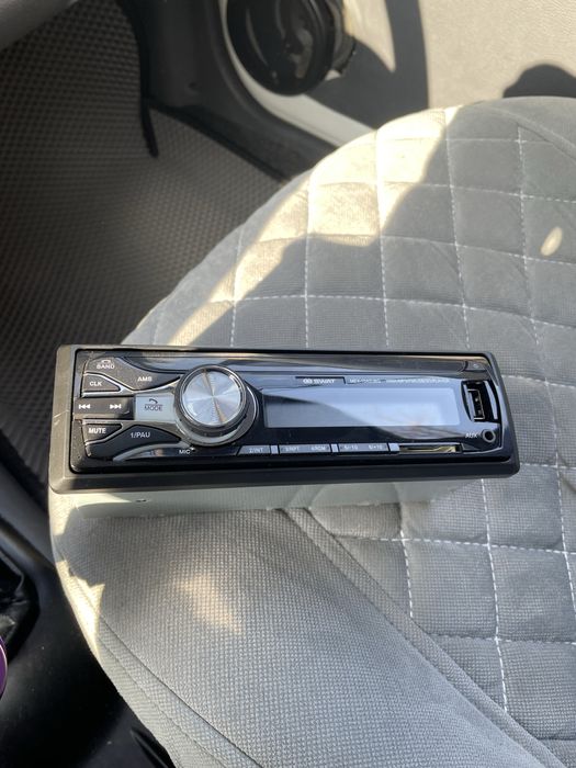 Продам магнитолу с Bluetooth