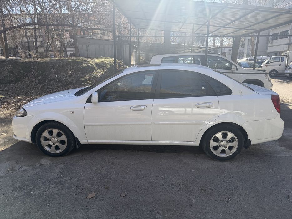 Gentra 1.5 Xolati yaxshi kraskalari bor