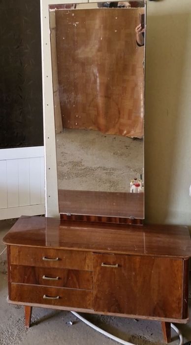 Продаётся плита и трюмо