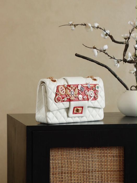 Geanta Chanel White Paris-Moscow double flap pe comanda