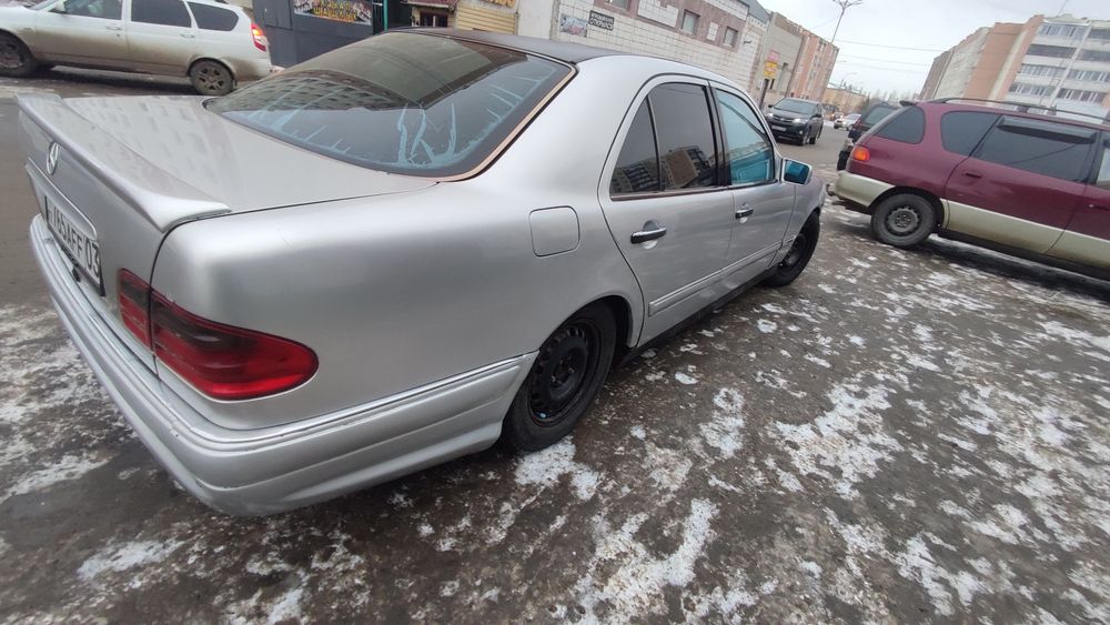 Продам Мерседес Е200 Авангард.