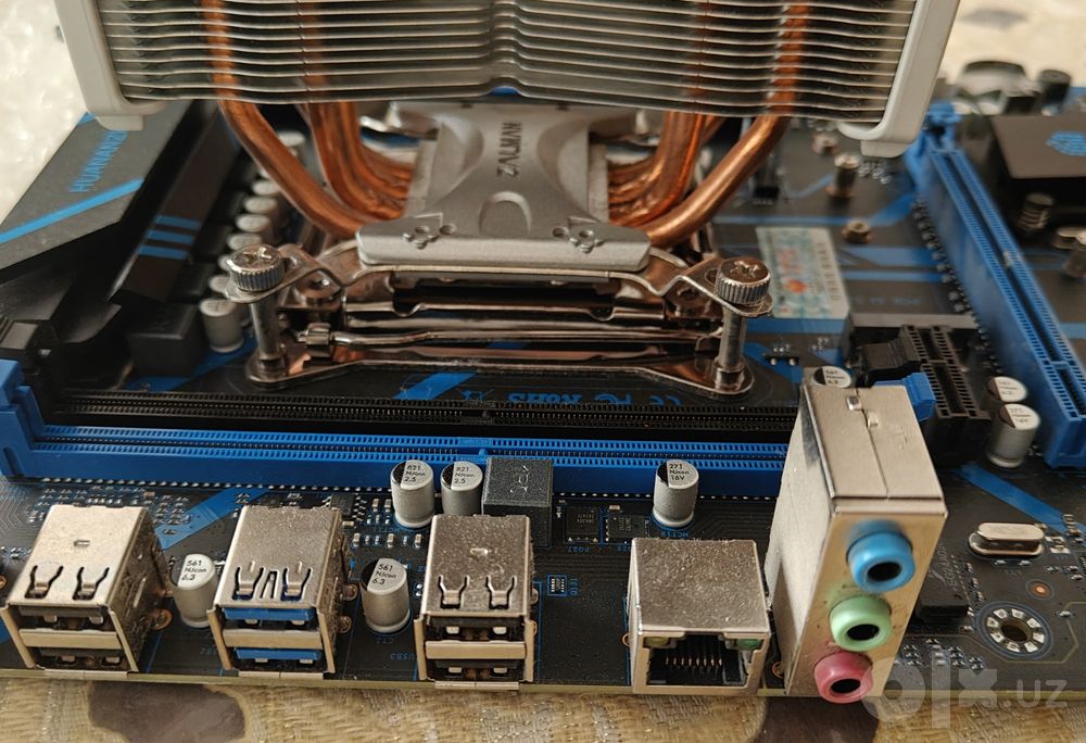 HUANANZHI X99-QD4 + 2680v4 + cooler cpu