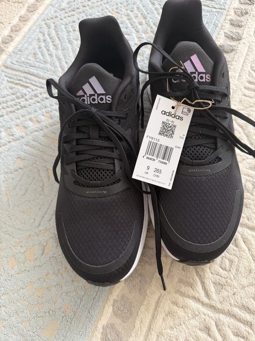 Кроссовки Adidas новые продам