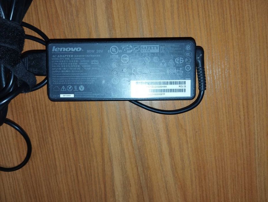 блок питания на ноутбук Леново