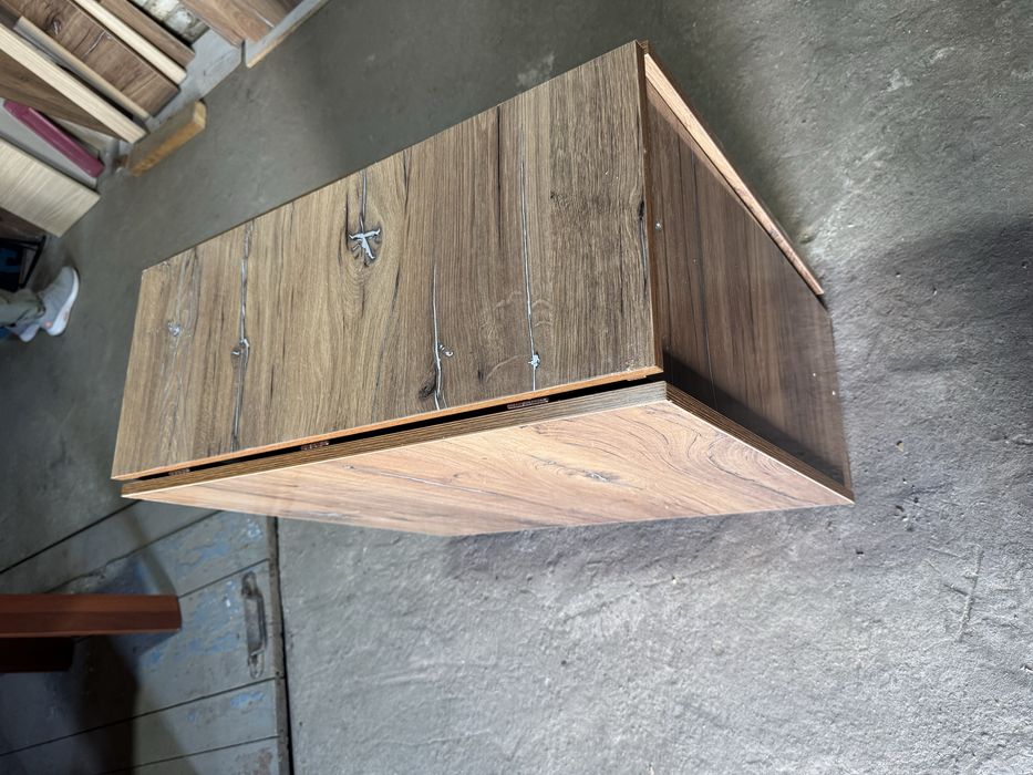 Продам стол новый