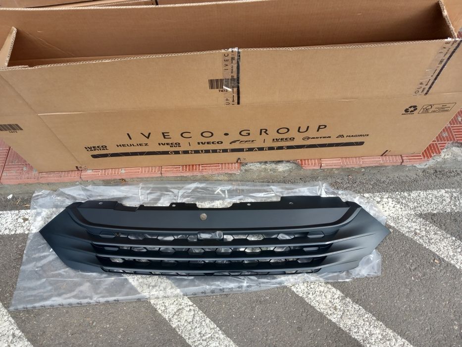 Grila iveco daily e 5 e 6  masca grila trager