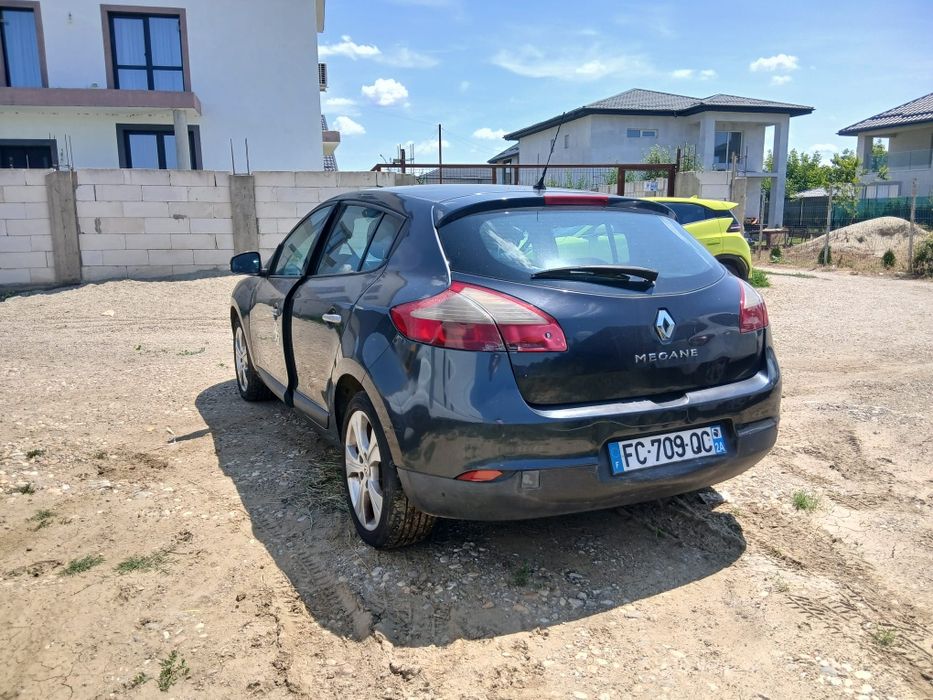 Bara fata far faruri stanga dreapta Renault megane 3