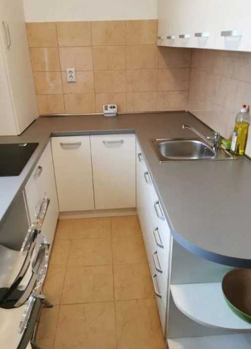 Дава се под наем Едностаен апартамент в Пловдив, Център - 25 кв.м за 117.3 € - Снимка #1