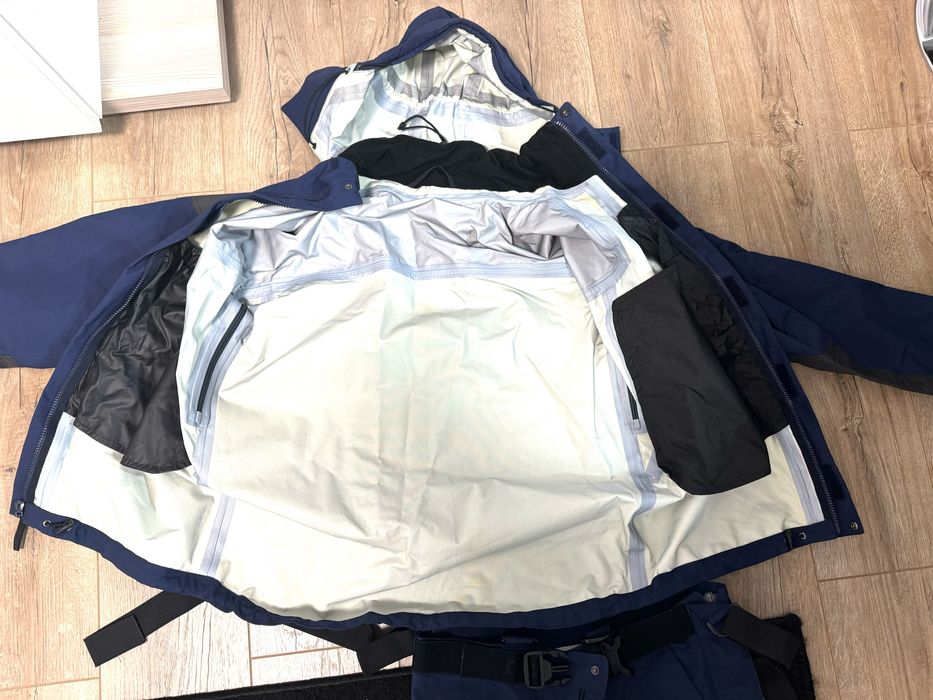 Costum de Ski-Mammut Goretex- impecabil!