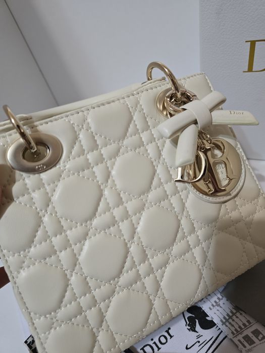 Налична чанта Lady Dior Latte