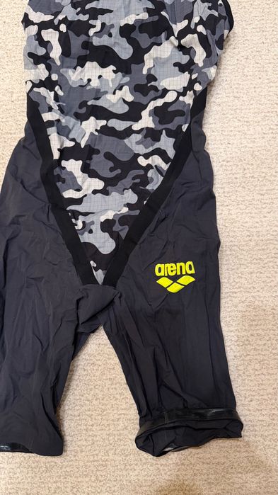 costum carbon înot arena