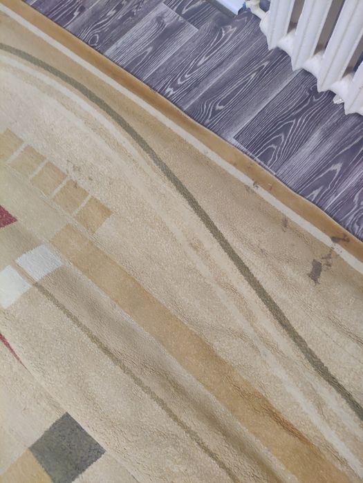 Продам палас 2.45х4.00 м. Б/у.