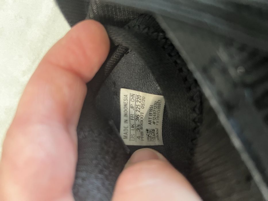 Vand ghete de fotbal adidas  pentru sintetic 36