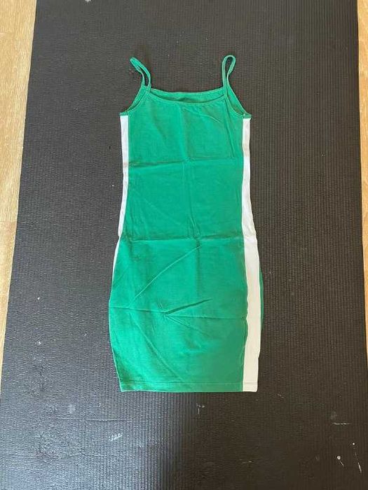 зеленое обтягивающее платье XS/XXS