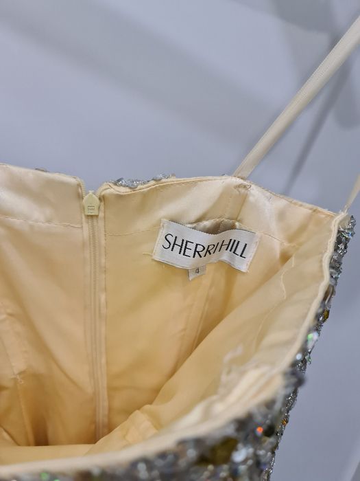 Вечернее платье со стразами