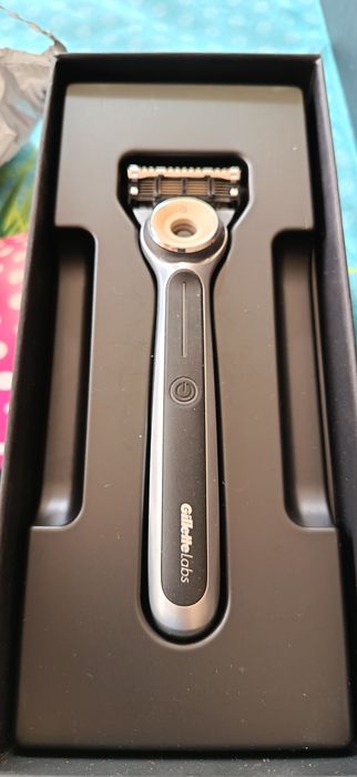 Gillette labs heated razor