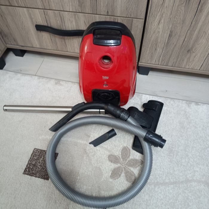 Aspirator cu sac Beko