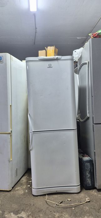 Холодильник индизит 160см 45000