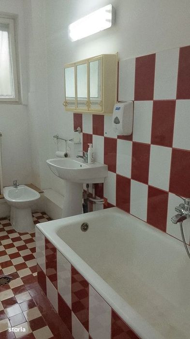 Apartament Nemobilat Spatios Metrou Universitate