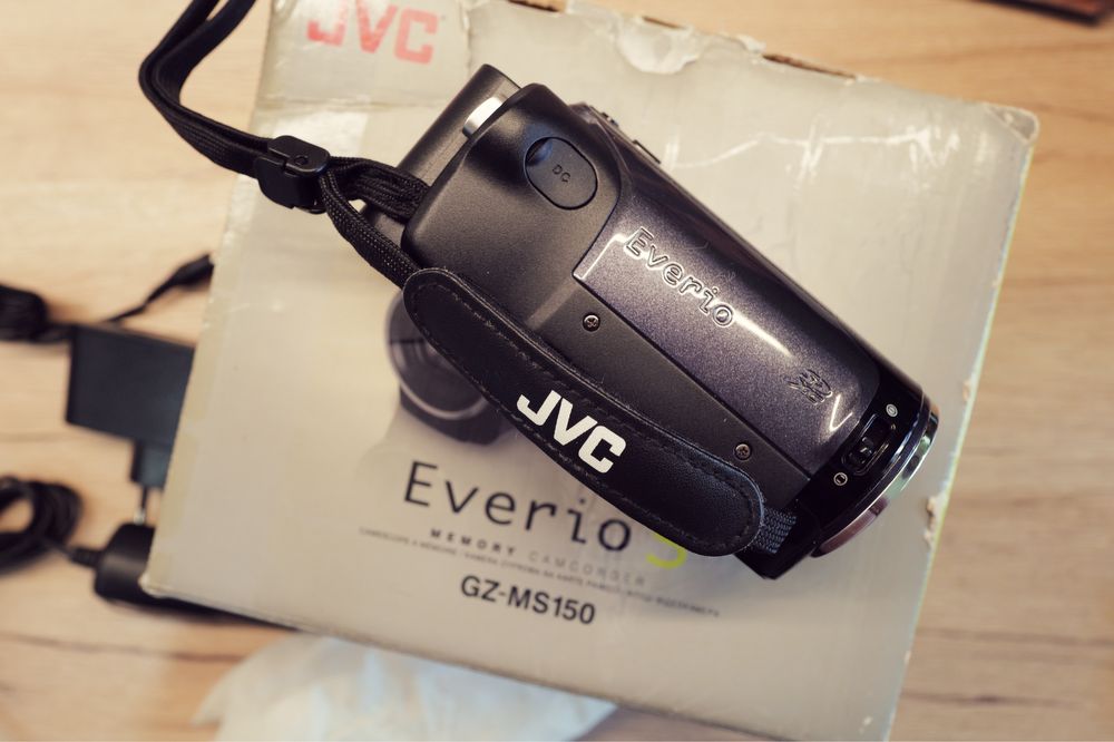 Camera video JVC GZ-MS150HE handycam ca si Noua CMOS cu SD card Cutie