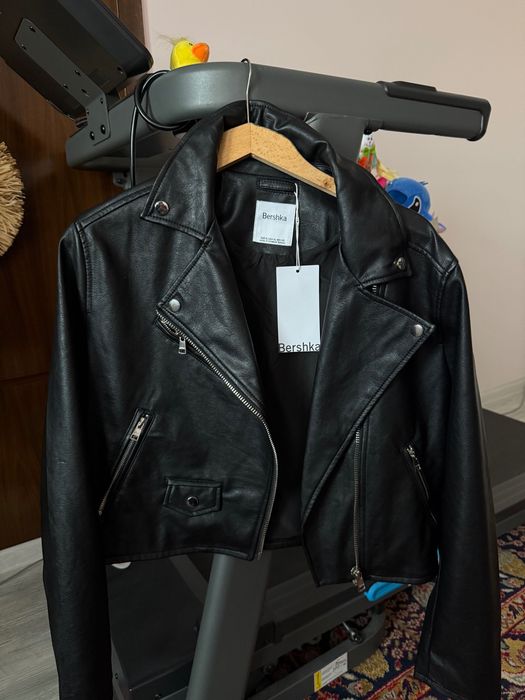 Кожено яке Bershka
