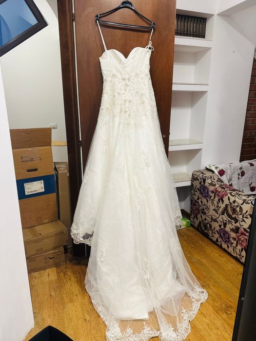 Rochie mireasa marimea M cu trena si voal