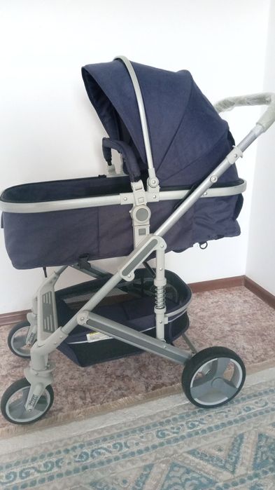 Коляска почти новая