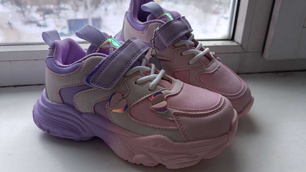 Кроссовки для девочки