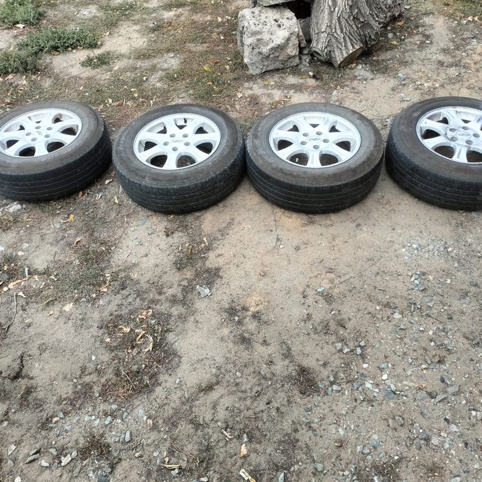 Продам резины с дисками размер 215-60-R16