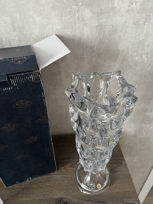 Продам вазу хрустальную Чехия