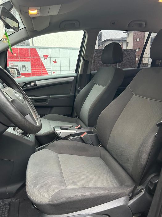 Vând Opel Zafira (dau și la schimb,ofer și diferență)