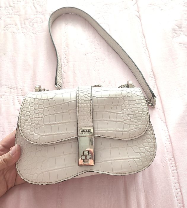 Дамска чанта Guess