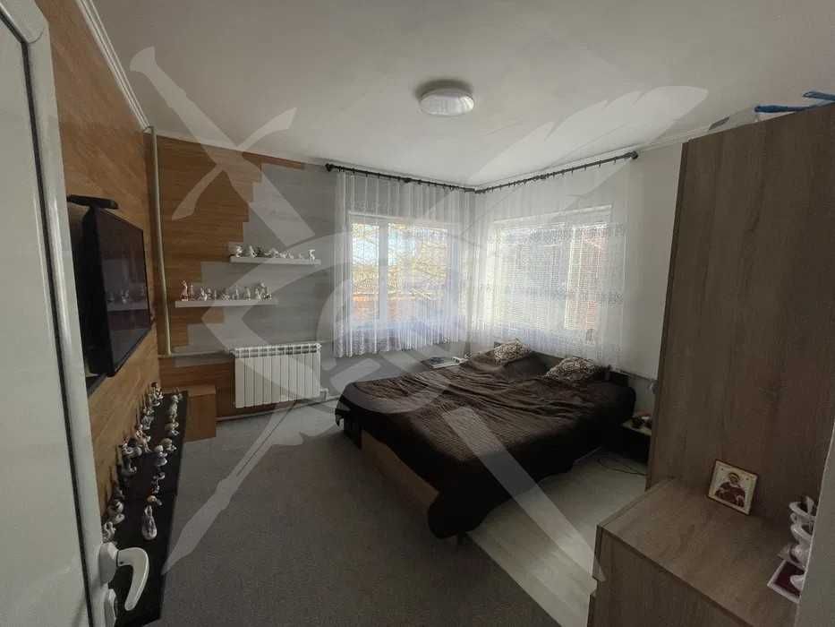 Къща в с. Подвис 80570