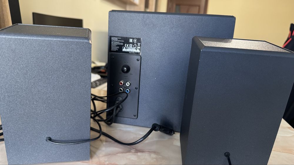 Sistem Audio Logitech 2.1 Z333 40W